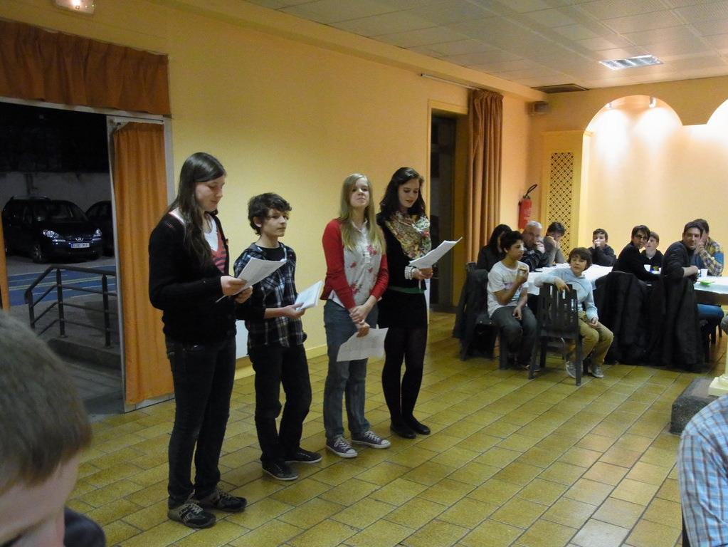 Die Gäste bedanken sich beim Abschiedsabend