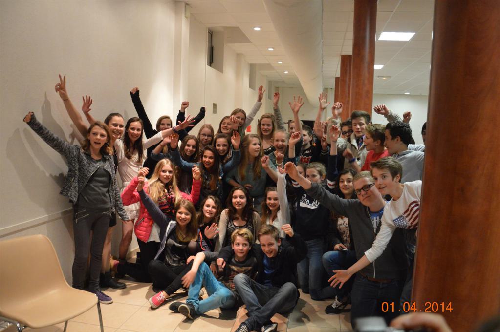 Deutsche und französische Partnerinnen und Partner am Abschiedsabend