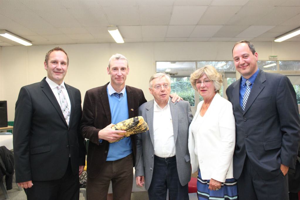 Bürgermeister Marc Lahmann, Koordinator Dr. Tony O'Brien, Christian Haller, Oberbürgermeisterin Catherine Flavigny und Thorsten Franz