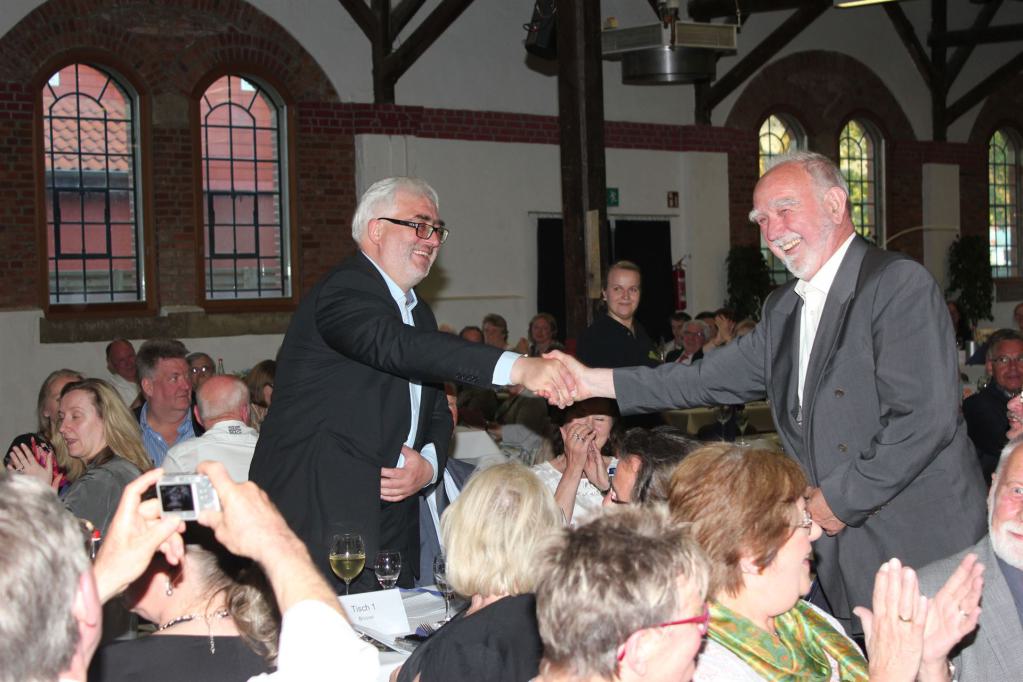 Ein besonderer Händedruck